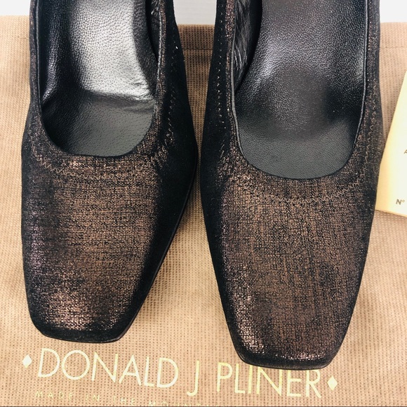 Donald J. Pliner  Square Toe Kitten Heel Pump - Picture 5 of 8